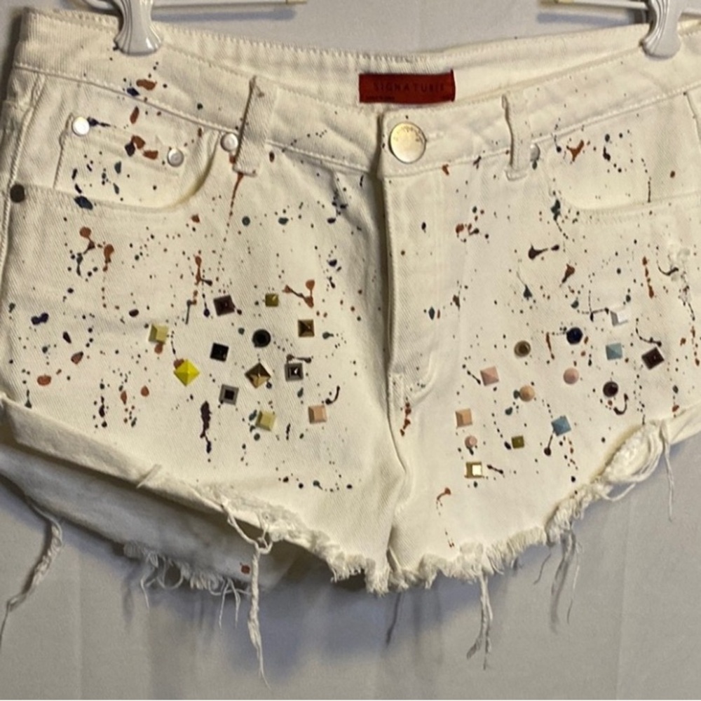 Signature8 White Denim Artistic Paint Splatter Shorts, L